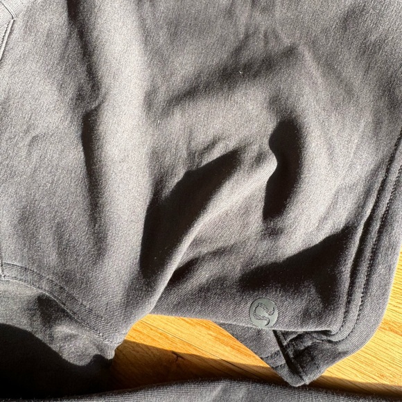 Lululemon cropped all yours hoodie size 4 black - Picture 5 of 5